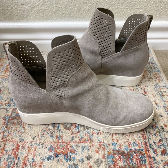 Gray suede booties sneakers - Picture 3 of 5